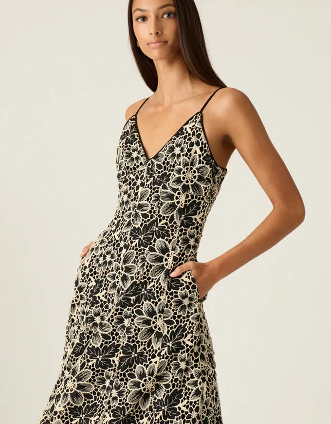 Amelia Embroidery Midi Dress Black