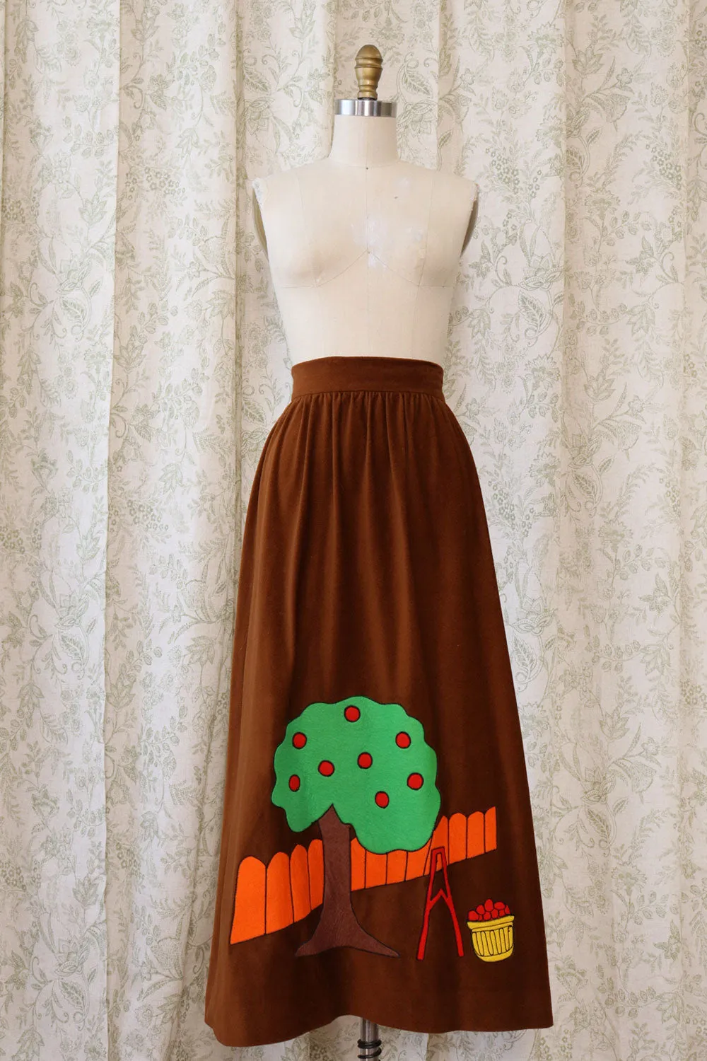 Apple Picking Novelty Skirt XS